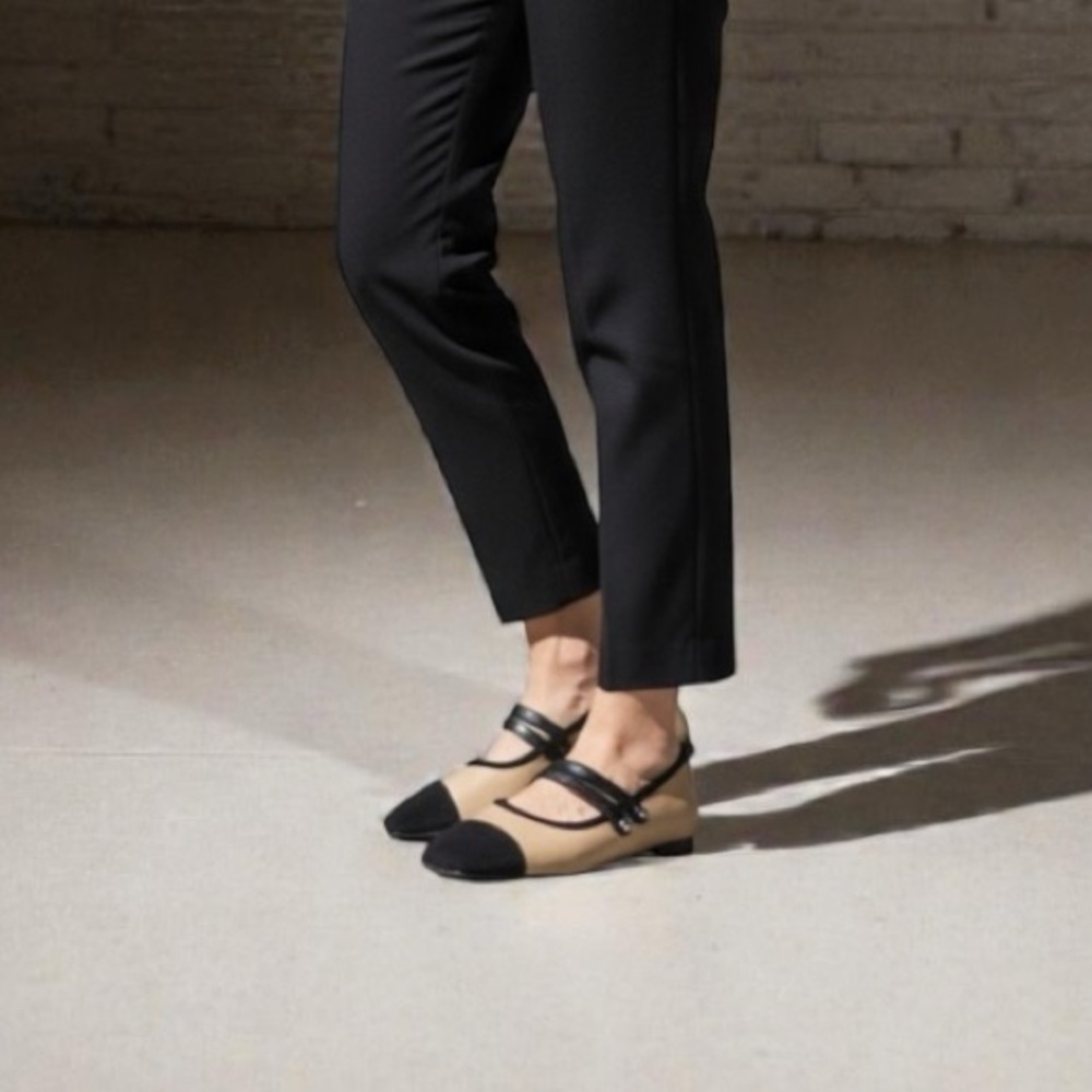 NEW-Two tone flats gorgeous size 8.5 /38.5